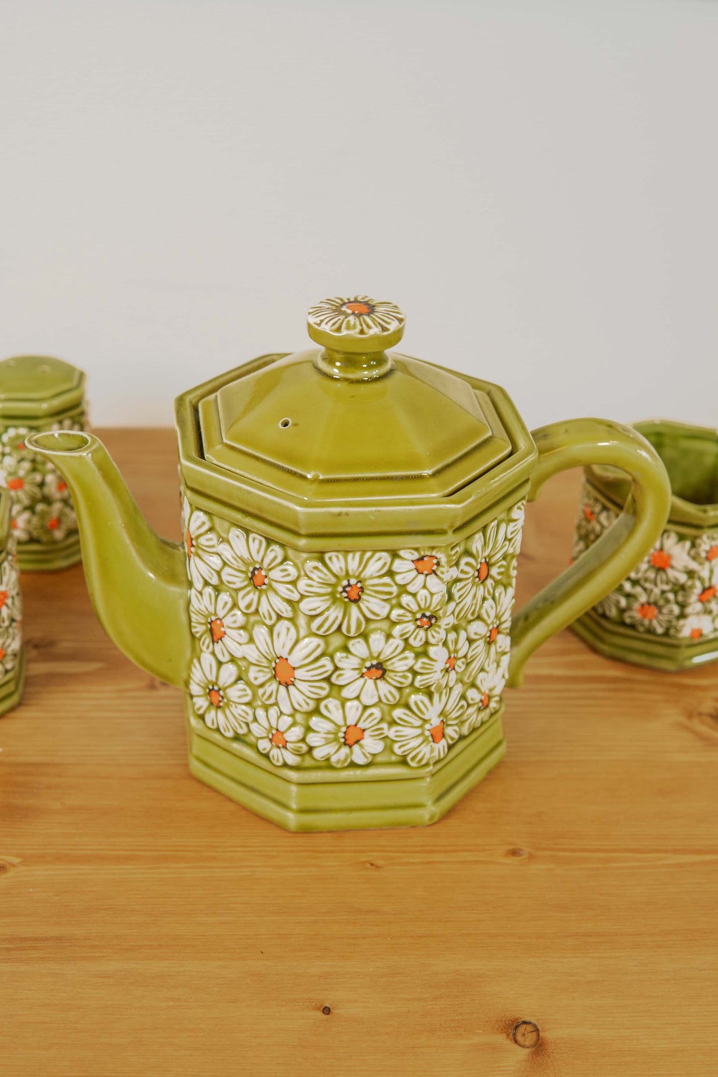 60-70s Avocado Green Daisy Kitchen set