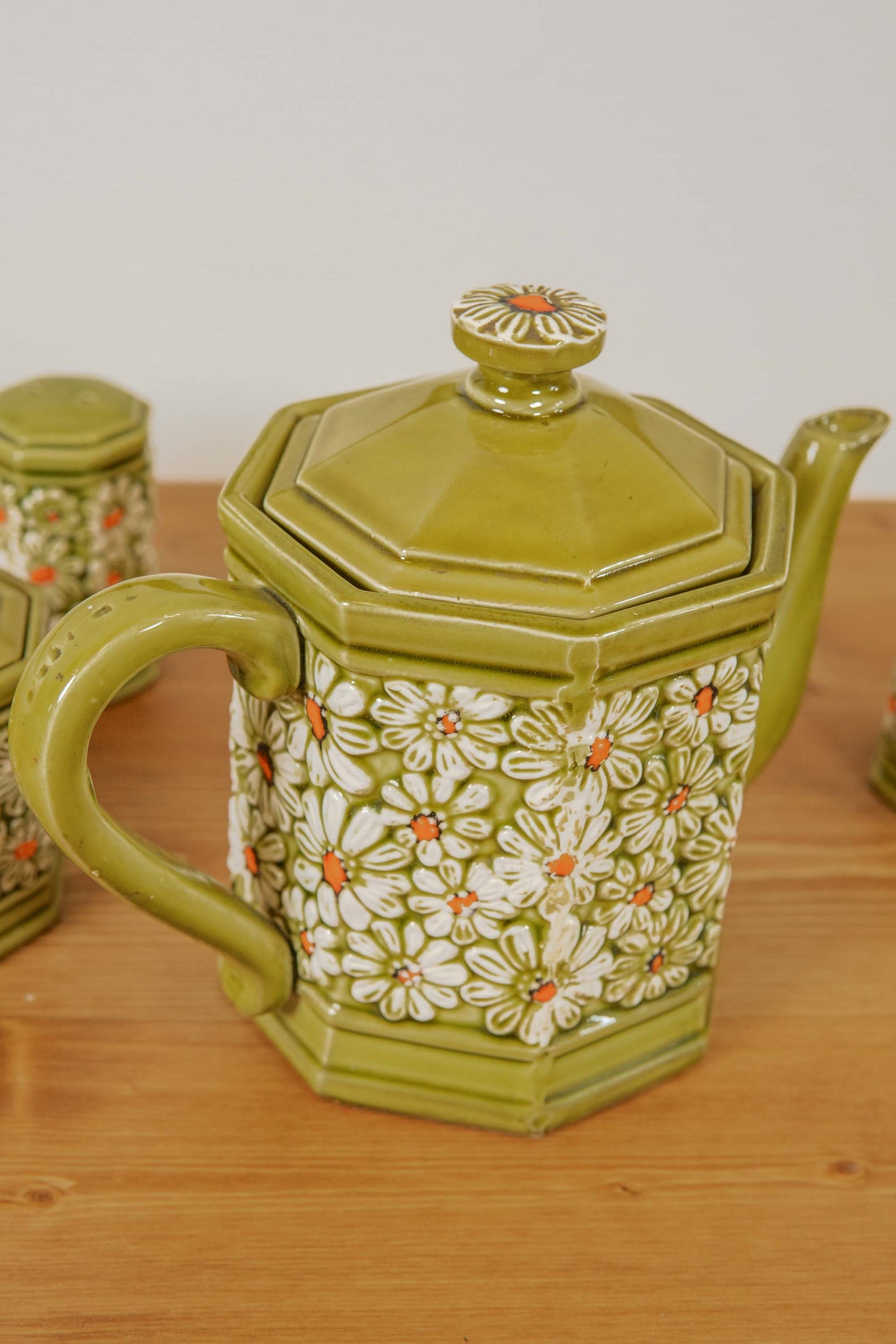 60-70s Avocado Green Daisy Kitchen set