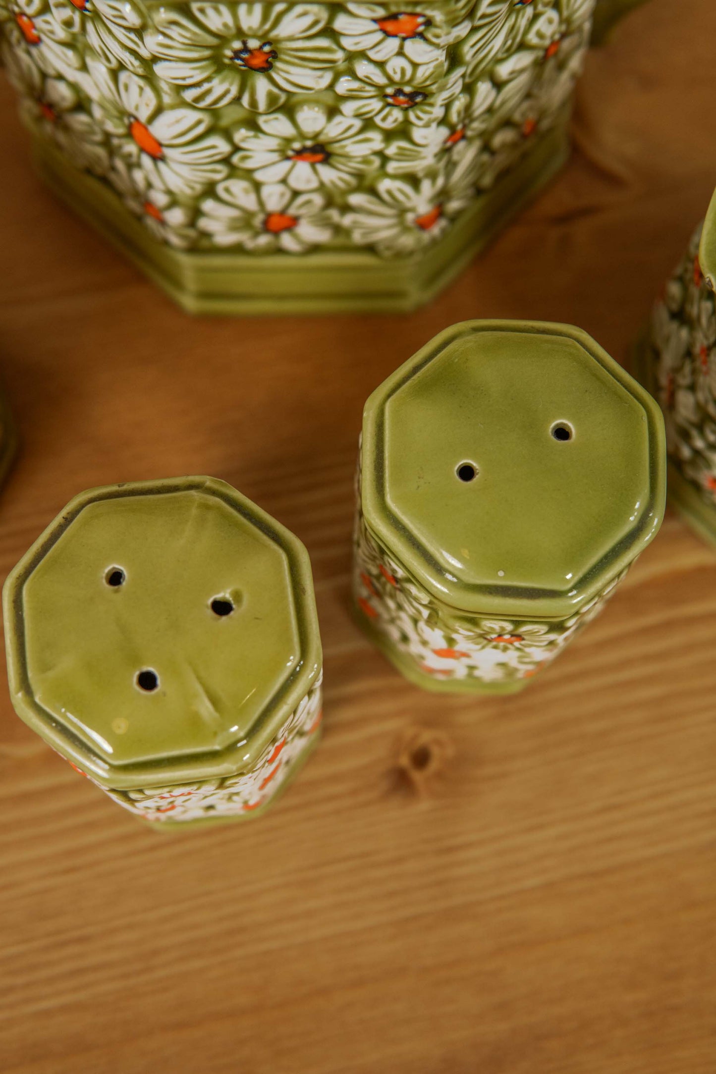 60-70s Avocado Green Daisy Kitchen set