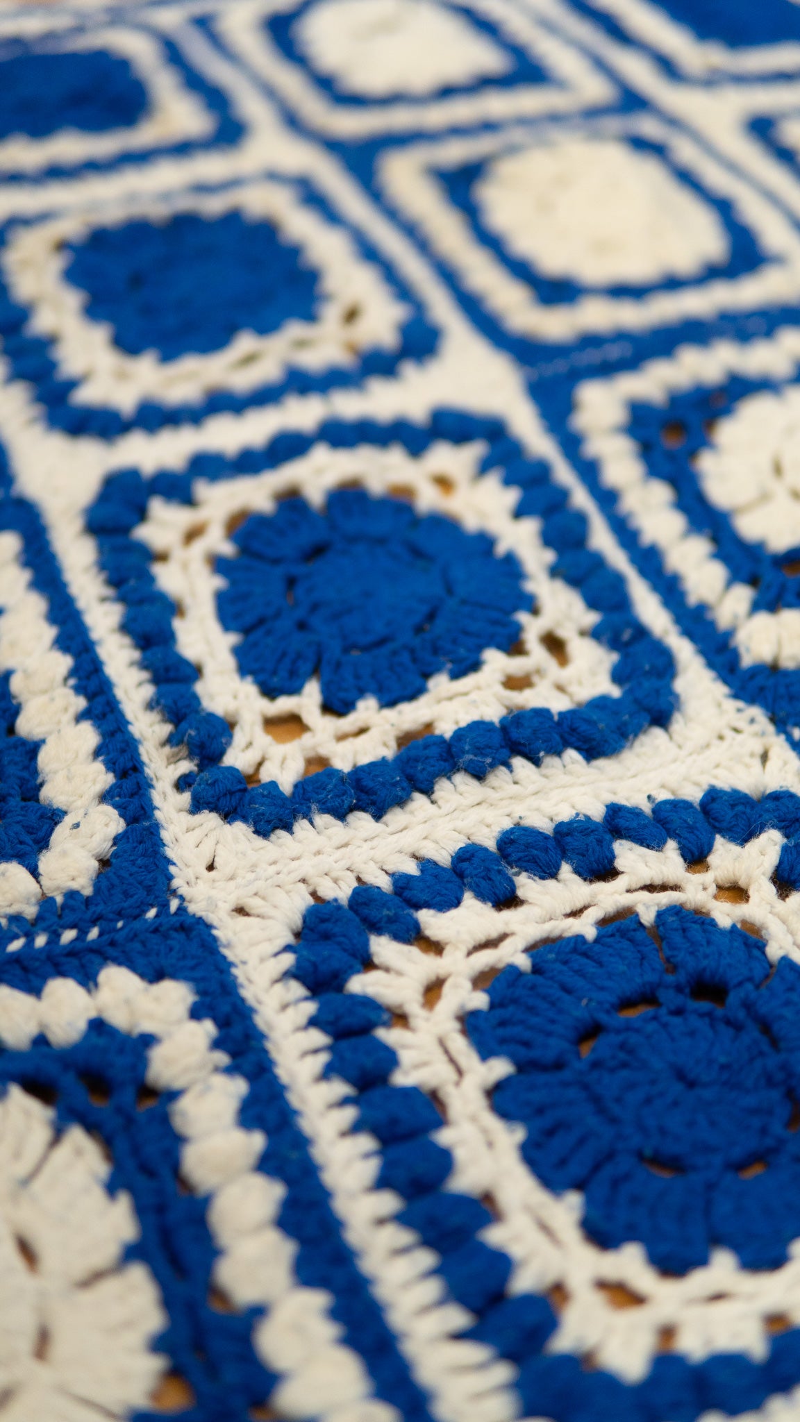 Blue × White Knit Granny Square Blanket